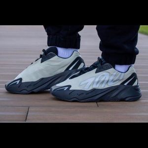 Meet your Posher, Enrique